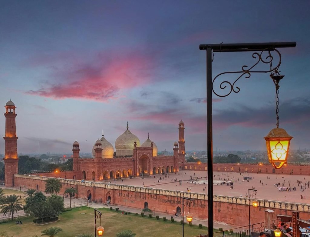 badshahi mosque