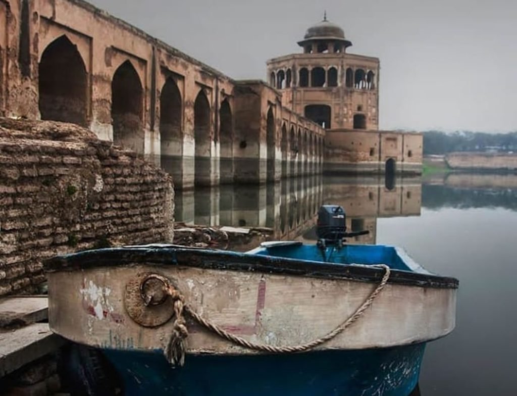 historical places in pakistan hiran minar