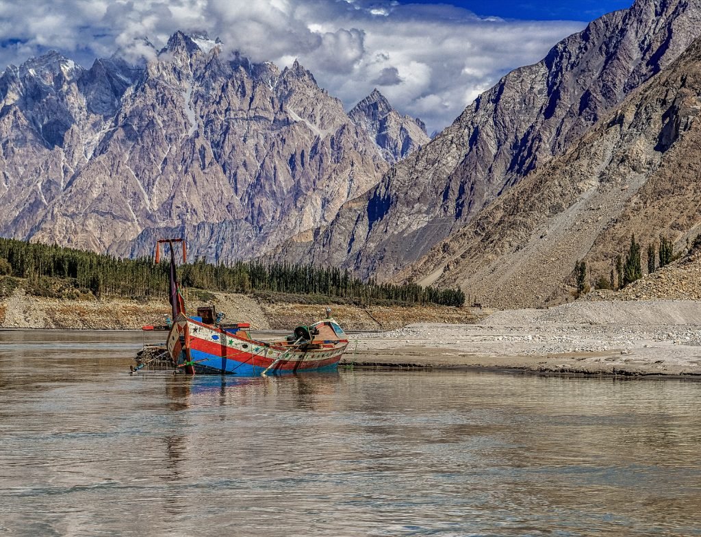 ATTABAD LAKE PASSU CONES VIEW