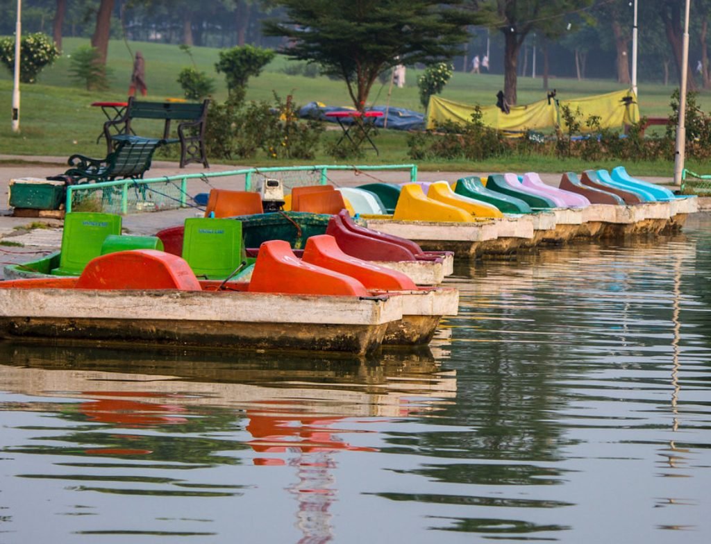MODELTOWNPARKLAHORE BOATING