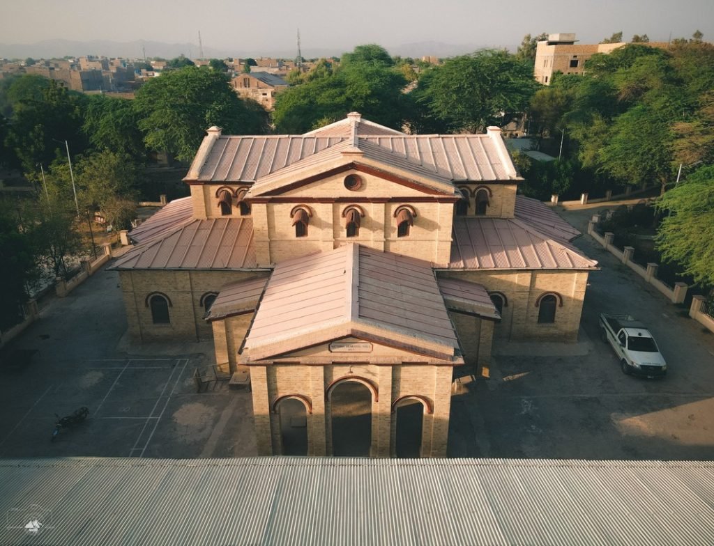 VICTORIA HALL