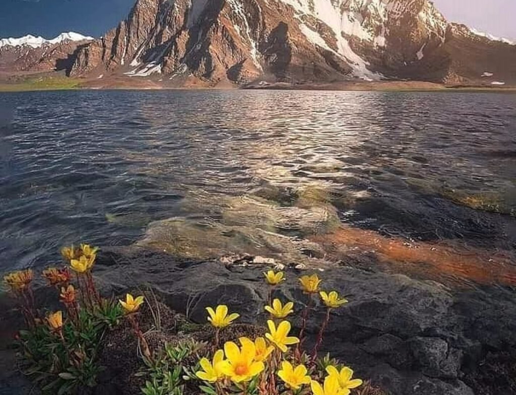 karambar lake , famous lakes in pakistan