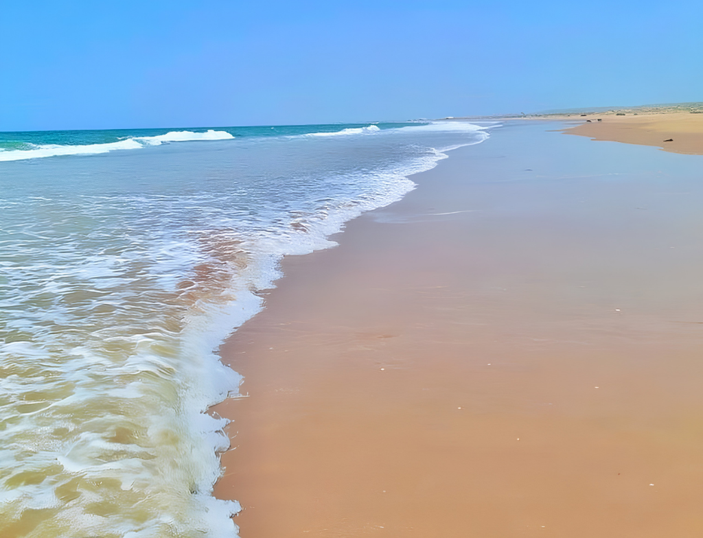 visit at sonmiani beach
