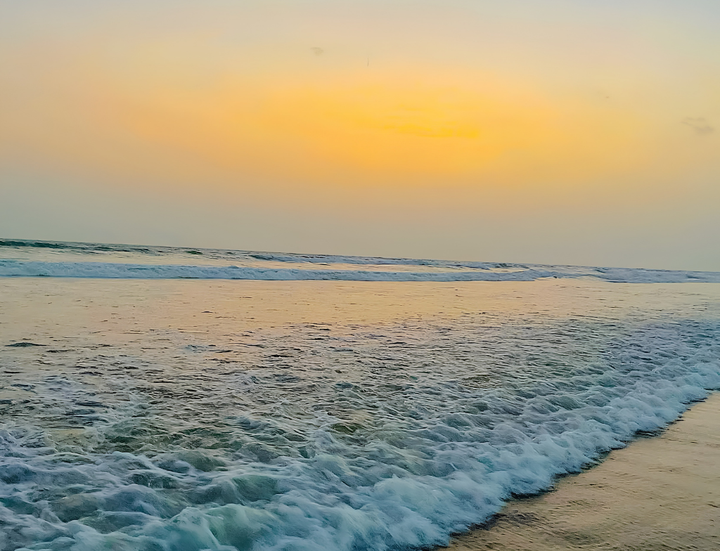 things to do at sonmiani beach