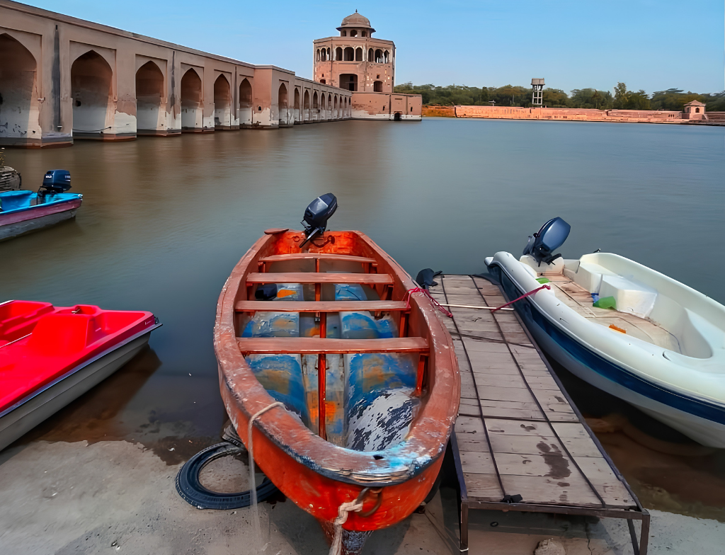 what to do at hiran minar