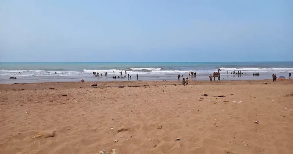 Hawks bay beach karachi featured image