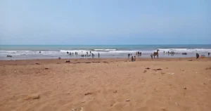 Hawks bay beach karachi featured image